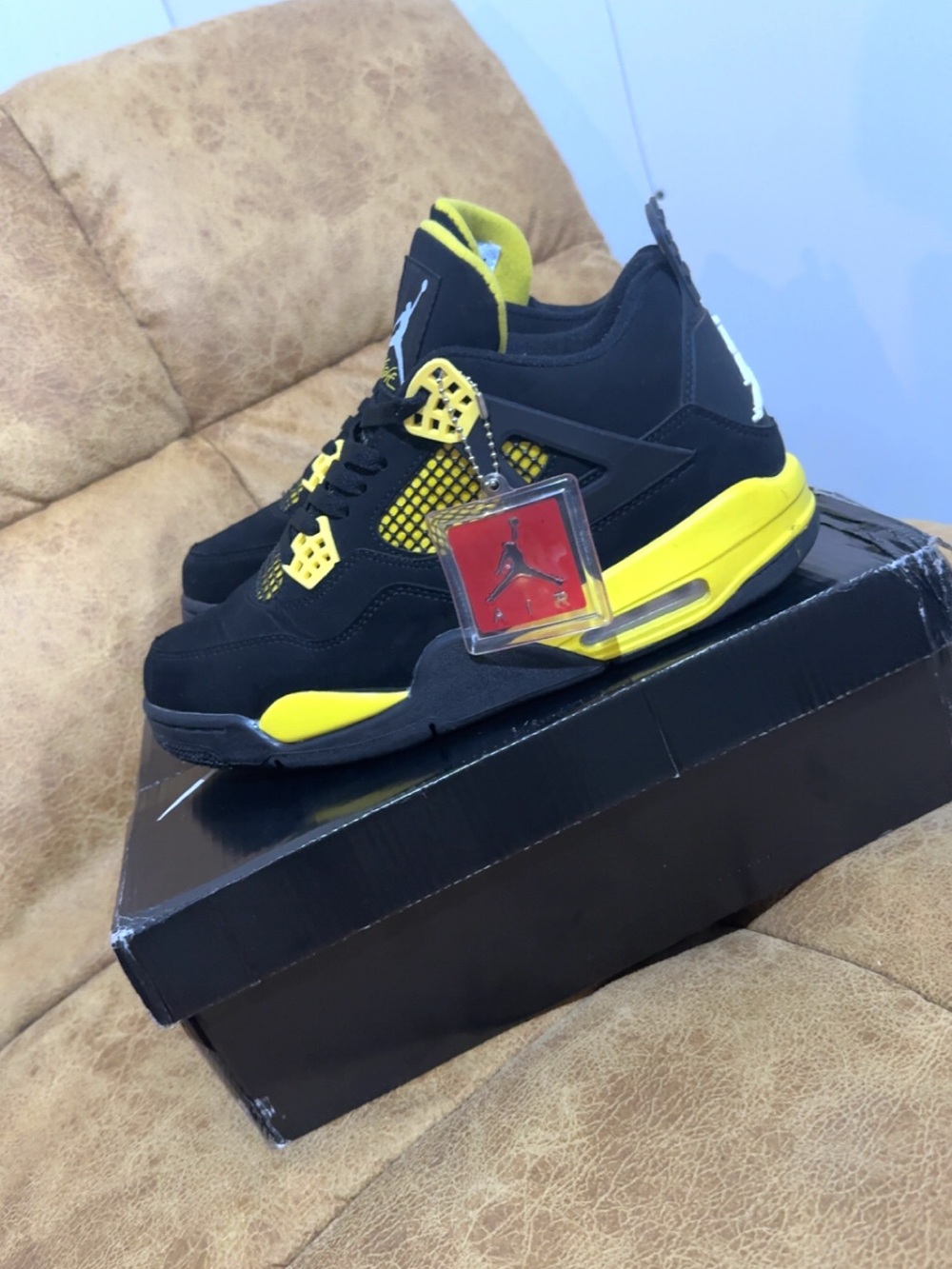 Jordan 4 Yellow thunder